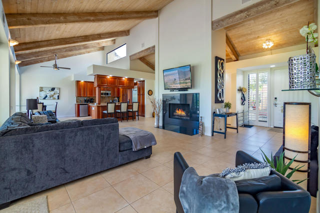 628 Hospitality Drive, Rancho Mirage CA: https://media.crmls.org/mediaz/cb275fa2-9a44-4295-86c3-68a7d50ae885.jpg