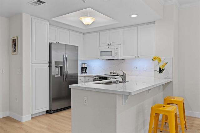 9237 Regents Rd., La Jolla CA: https://media.crmls.org/mediaz/cb277947-3c85-400a-8515-6fc8915df64b.jpg