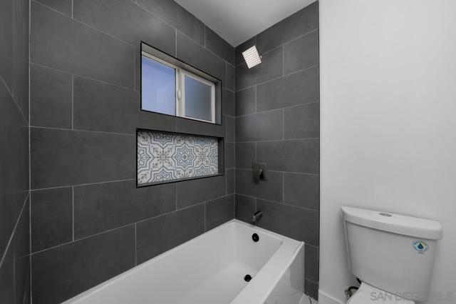 622 26 I Street, Chula Vista CA: https://media.crmls.org/mediaz/cb278ab7-62d6-49ac-b3c8-6fb3d13df903.jpg