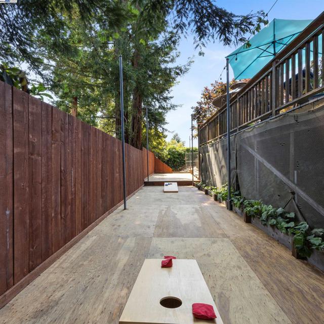 18767 Lamson Rd, Castro Valley CA: https://media.crmls.org/mediaz/cb2791b6-329e-4d56-a74e-505de8ff869b.jpg