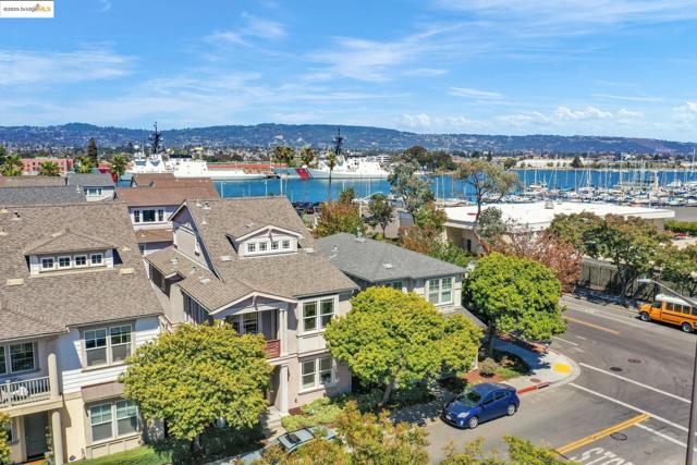 1623 Fortmann Way, Alameda CA: https://media.crmls.org/mediaz/cb27ff95-de39-47c6-8fe7-09845e0c1769.jpg
