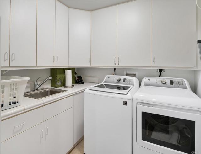 8171 El Paseo Grande, La Jolla CA: https://media.crmls.org/mediaz/cb29045b-61a6-4cde-8ef2-84edec34c6b3.jpg