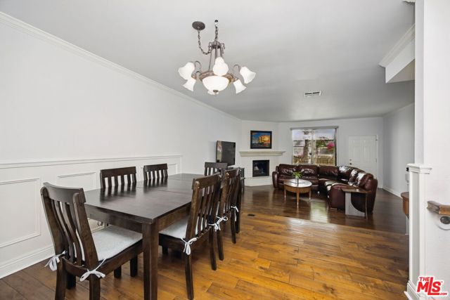 10229 Variel Avenue, Chatsworth CA: https://media.crmls.org/mediaz/cb2975d1-10c3-487c-8b9a-9fa3f17d2c4b.jpg
