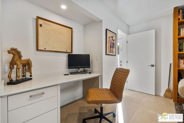 2367 S Yosemite Drive, Palm Springs CA: https://media.crmls.org/mediaz/cb297875-8515-4d80-b2eb-77b263ada407.jpg