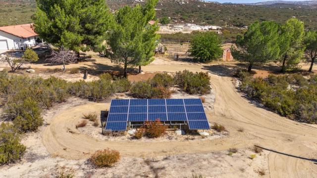 1815 Marc Trail, Campo CA: https://media.crmls.org/mediaz/cb2a48de-ae89-46f0-a6a7-fd1933ca48e4.jpg