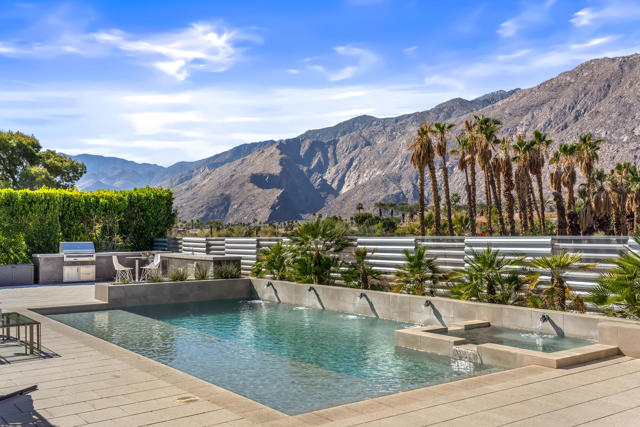 427 N Avenida Caballeros, Palm Springs CA: https://media.crmls.org/mediaz/cb2a6577-29ef-4e1b-b1d6-d733aec7f27a.jpg