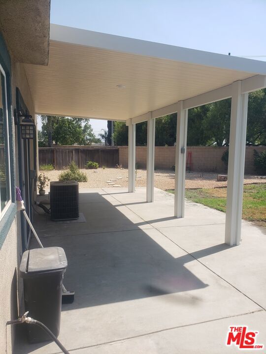 11875 Cedarbrook Place, Rancho Cucamonga CA: https://media.crmls.org/mediaz/cb2a7946-5137-449e-a77f-40429a639c0f.jpg