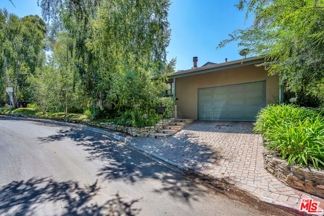 3275 Dos Palos Drive, Los Angeles CA: https://media.crmls.org/mediaz/cb2ab778-3121-4484-8ced-e95fd1448a83.jpg