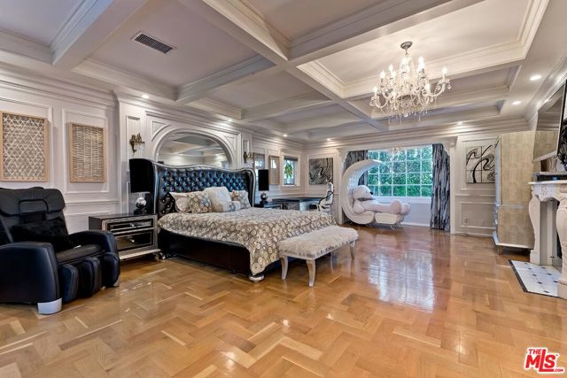 Drew Fenton | 725 N Faring Road Los Angeles CA | MLS: 7656668