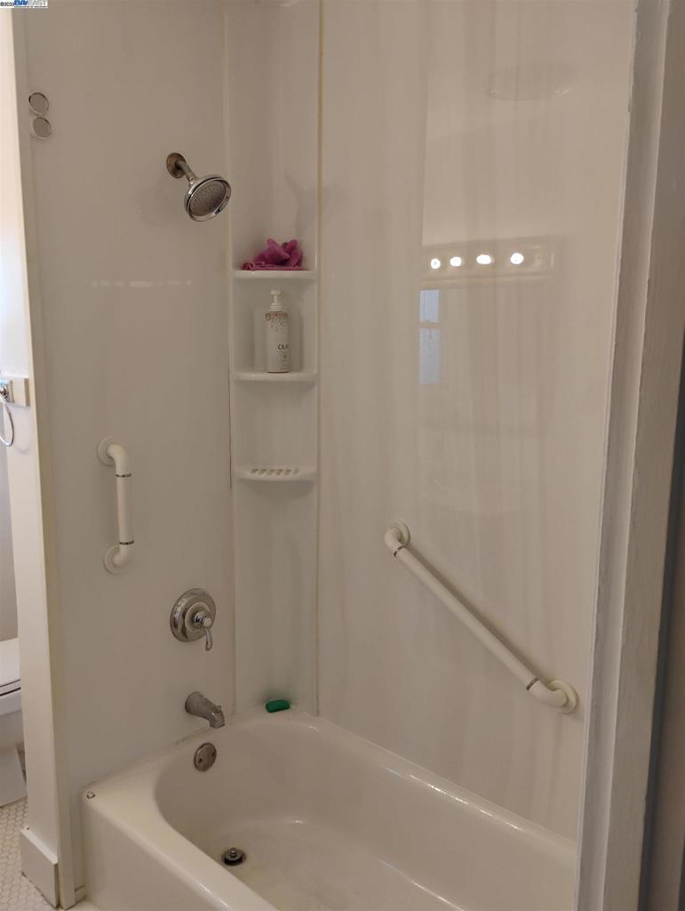 https://media.crmls.org/mediaz/cb2b1c55-6f96-49c9-9985-8cf2f14c669c.jpg?preset=X-Large