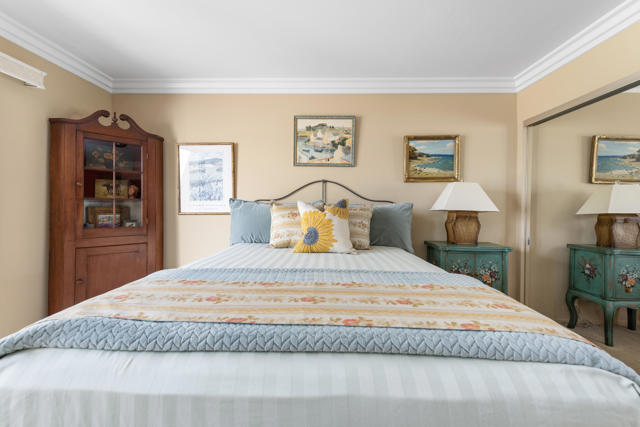 46510 Arapahoe Drive, Indian Wells CA: https://media.crmls.org/mediaz/cb2b32d4-0d94-4130-b28e-a355e6d4fcc9.jpg