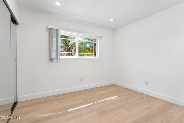 9800 Geyser Avenue, Northridge CA: https://media.crmls.org/mediaz/cb2b4a68-f58b-4be2-b1c0-ce0a30fbcfdb.jpg