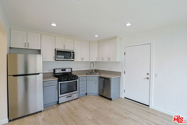 1277 W 23rd Street, Los Angeles CA: https://media.crmls.org/mediaz/cb2b59bb-7496-4e3e-b49c-8ddd75eab8b2.jpg