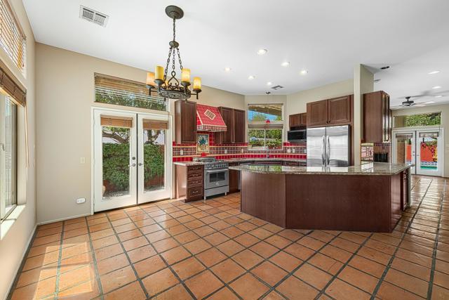 78270 Avenida Nuestra, La Quinta CA: https://media.crmls.org/mediaz/cb2b85b3-24cc-4d06-b4e8-764876e3f889.jpg