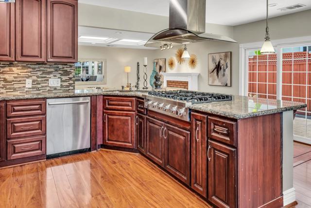 41917 Camino Santa Barbara, Fremont CA: https://media.crmls.org/mediaz/cb2bdfd4-7b35-4dec-bca0-54c5a91a543d.jpg
