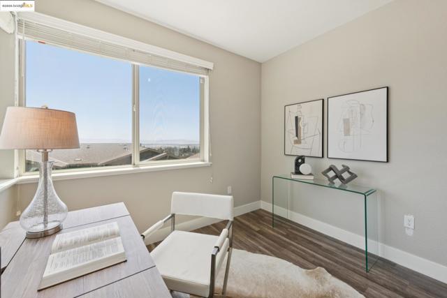 6757 Skyview Dr, Oakland CA: https://media.crmls.org/mediaz/cb2c9227-7870-454c-9640-672082686a69.jpg