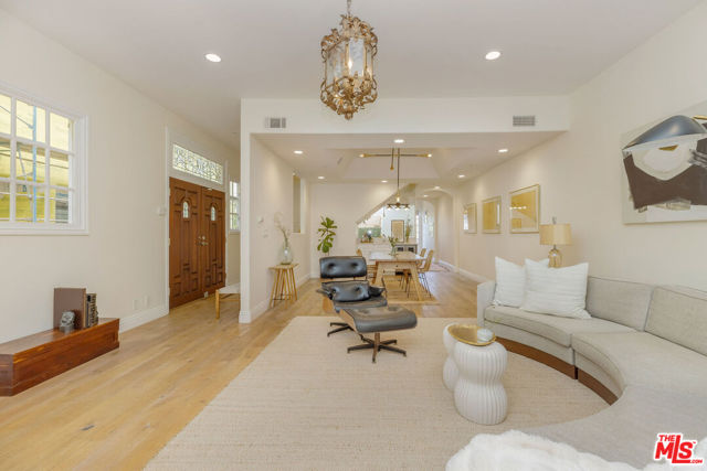 11963 Mayfield Avenue, Los Angeles CA: https://media.crmls.org/mediaz/cb2ca4a7-94c1-4de0-a12f-3cbc823de143.jpg