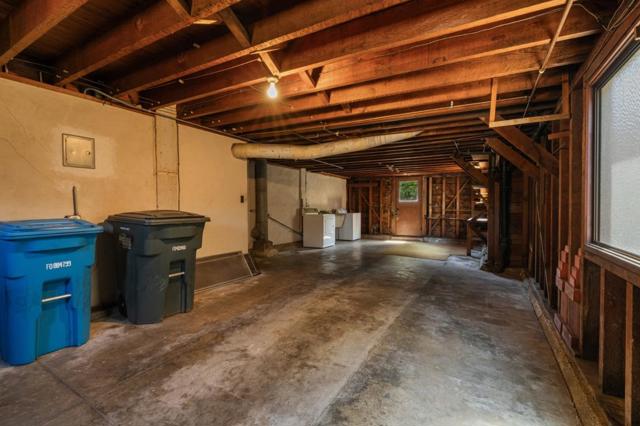 1317 Laguna Avenue, Burlingame CA: https://media.crmls.org/mediaz/cb2d5257-e956-4a1c-ae9d-ce896a741de7.jpg