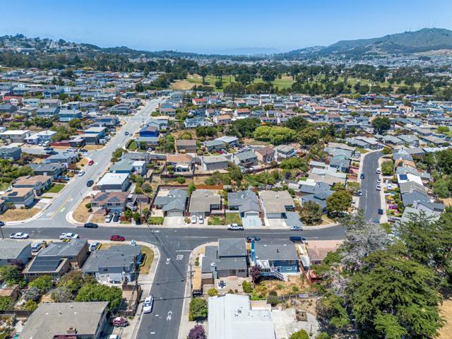 381 Granada Drive, South San Francisco CA: https://media.crmls.org/mediaz/cb2e17da-ba7e-4412-8151-0cfb93aaf5ed.jpg