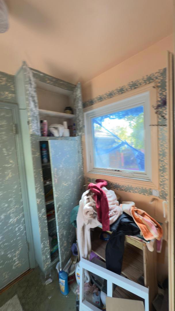 909 Elizabeth Way, Sunnyvale CA: https://media.crmls.org/mediaz/cb2e2272-27e8-496e-9c7a-951a0cba71cb.jpg