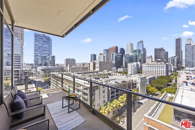 1100 S Hope Street, Los Angeles CA: https://media.crmls.org/mediaz/cb2e7754-8d27-4b02-884a-a23bf2a28320.jpg