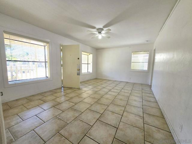 5361 Central Ave, Bonita CA: https://media.crmls.org/mediaz/cb2e82d9-c46a-45a4-af4c-2e0691fd658d.jpg