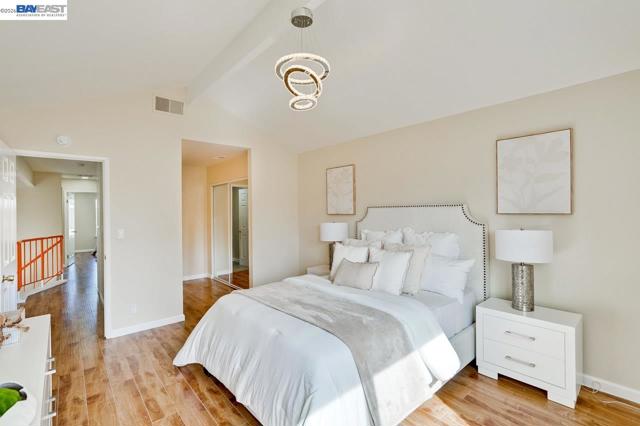 Image 26 of 58 For 4691 Rousillon Ave