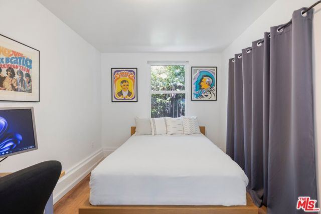 3551 S Bentley Avenue, Los Angeles CA: https://media.crmls.org/mediaz/cb2eb49b-f177-43a4-9f52-0cbcbc4f29ed.jpg