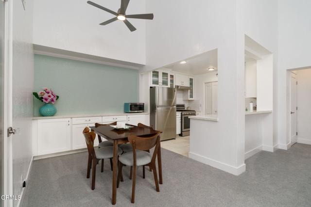 2206 Martinique Lane, Oxnard CA: https://media.crmls.org/mediaz/cb2ec4e8-c3c2-4d54-b136-f09fc60af513.jpg