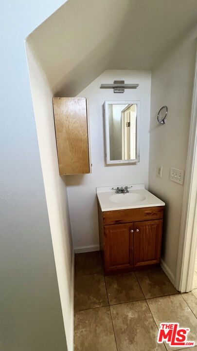 19040 Bassett Street, Reseda CA: https://media.crmls.org/mediaz/cb2ec881-8911-49d4-ac2d-a80699b3e6ed.jpg