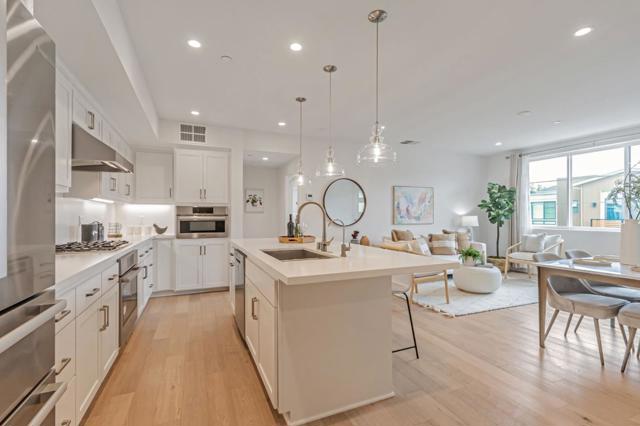 16009 Bartlett Court, Los Gatos CA: https://media.crmls.org/mediaz/cb2ef2b5-9b56-4b79-acac-52c28b5c6876.jpg