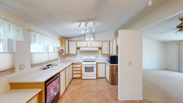 77959 Calypso Road, Palm Desert CA: https://media.crmls.org/mediaz/cb302efc-8816-403e-8a9d-88ac56b34649.jpg