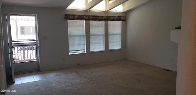 195 Tierra Rejada Road, Simi Valley CA: https://media.crmls.org/mediaz/cb319400-7cb1-4aa1-9117-3261e74557a7.jpg
