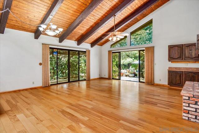 24903 Oakana Rd, Ramona CA: https://media.crmls.org/mediaz/cb32709e-ea87-4234-8b43-1421228874a7.jpg