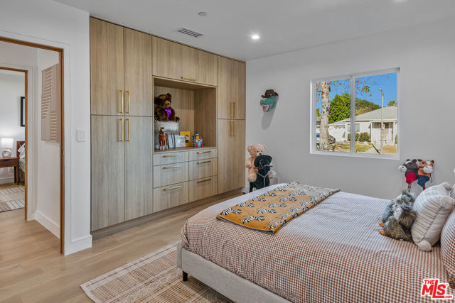 17624 Martha Street, Encino CA: https://media.crmls.org/mediaz/cb32d077-52f0-44ea-aa89-a1b69c3f2aca.jpg