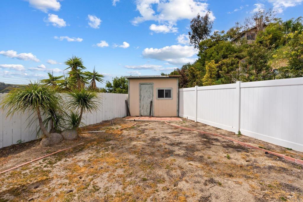 2002 Ladera Ct