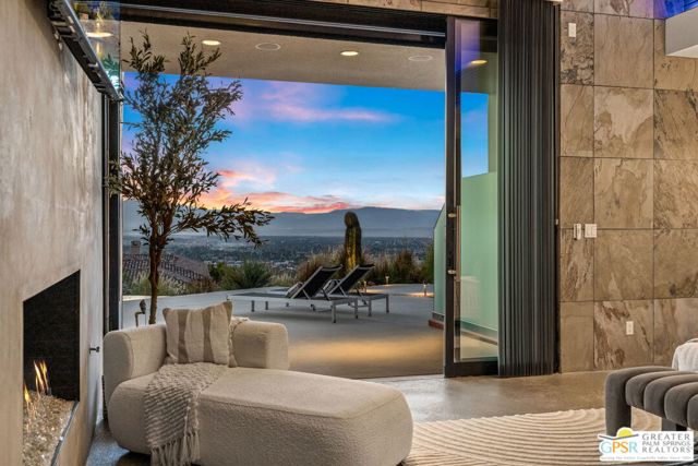 25 Sierra Vista Drive, Rancho Mirage CA: https://media.crmls.org/mediaz/cb339661-f25f-42fc-9c38-b50a923c8aae.jpg