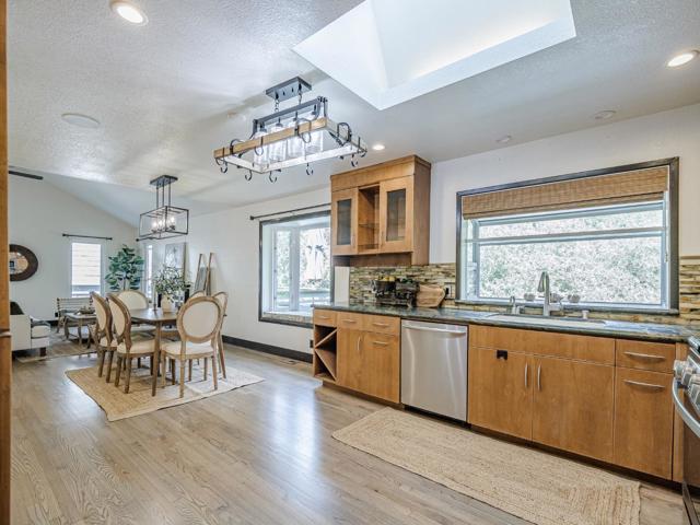 261 Dry Creek Road, Aptos CA: https://media.crmls.org/mediaz/cb349651-a026-4580-98c3-2cf8a2094b90.jpg