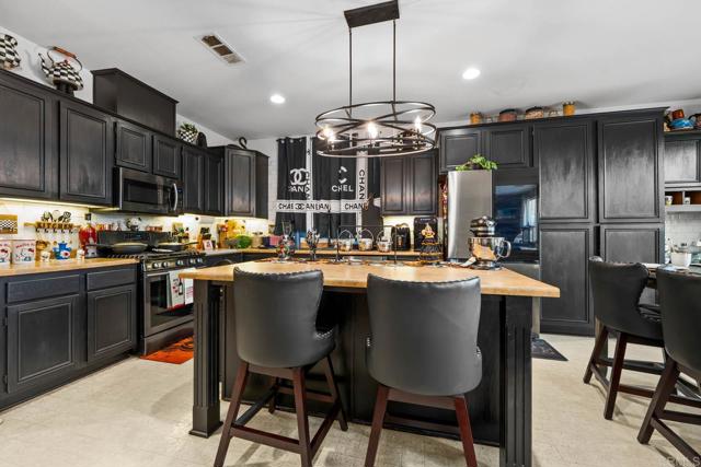 Detail Gallery Image 9 of 39 For 1489 Bottlebrush Ct, Beaumont,  CA 92223 - 4 Beds | 2 Baths