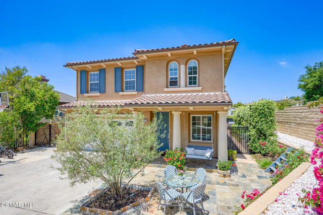 650 Astera Court, Newbury Park CA: https://media.crmls.org/mediaz/cb356d7e-5307-4d5e-98b0-ad1a199410a6.jpg
