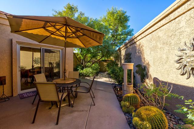 44079 Elba Court, Palm Desert CA: https://media.crmls.org/mediaz/cb35840e-bcda-4c94-9254-c5639fd13c2c.jpg