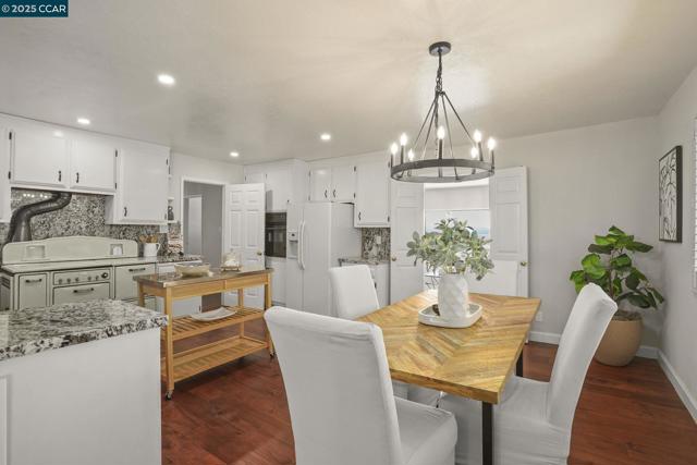 6324 Bonita Ct, Richmond CA: https://media.crmls.org/mediaz/cb3584c0-c219-449f-ad7d-459a076d510b.jpg