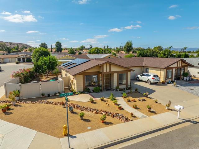 27367 El Cajon Lane, Menifee CA: https://media.crmls.org/mediaz/cb358771-1e23-47cc-9632-5a71f1fc5787.jpg
