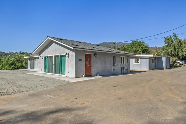 1450 1452 Rock Terrace, Alpine CA: https://media.crmls.org/mediaz/cb35faec-ddc6-4d41-aac9-2f5147451e2c.jpg