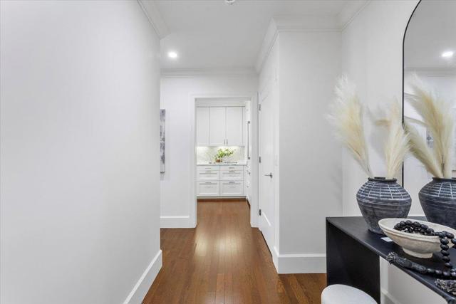 1645 Pacific Avenue, San Francisco CA: https://media.crmls.org/mediaz/cb363f5e-200c-4f04-9e01-e51b1749cc82.jpg