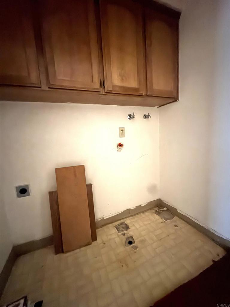 https://media.crmls.org/mediaz/cb36e24d-a054-4375-a050-c048ec374e5c.jpg?preset=X-Large