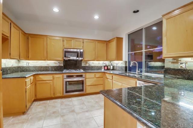 2300 Palomira Court, Chula Vista CA: https://media.crmls.org/mediaz/cb371855-0a34-4209-a907-2a1e7d8ed20a.jpg