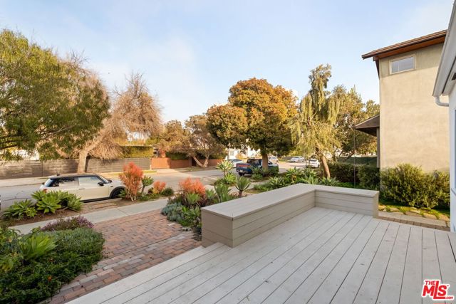 2913 Dell Avenue, Venice CA: https://media.crmls.org/mediaz/cb3723a3-86a6-4f54-9485-c4ea62b20291.jpg