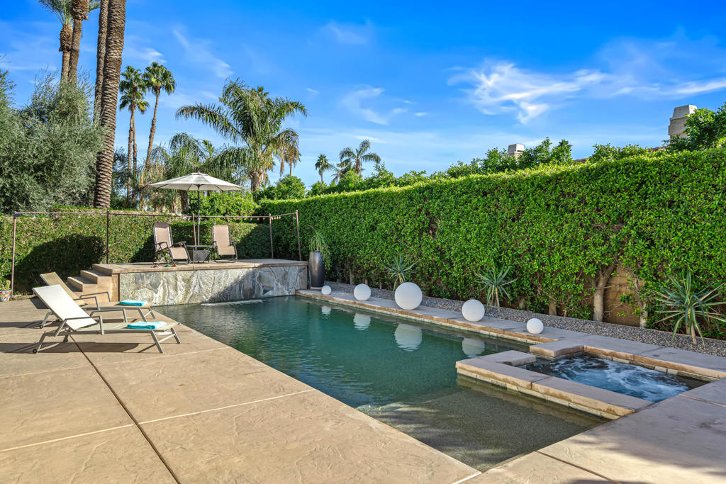 MLS #219132275DA image #1