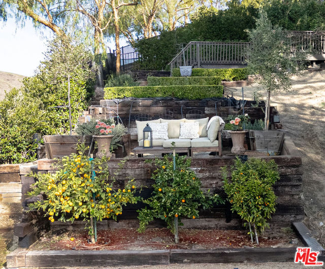 24822 Wooded Vista, West Hills CA: https://media.crmls.org/mediaz/cb379d80-6416-429d-98e3-9ed05784a521.jpg
